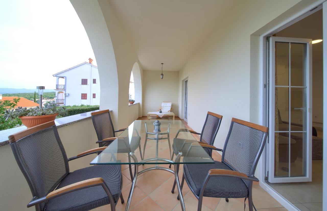 Apartmani Mara Matic Malinska Exterior photo