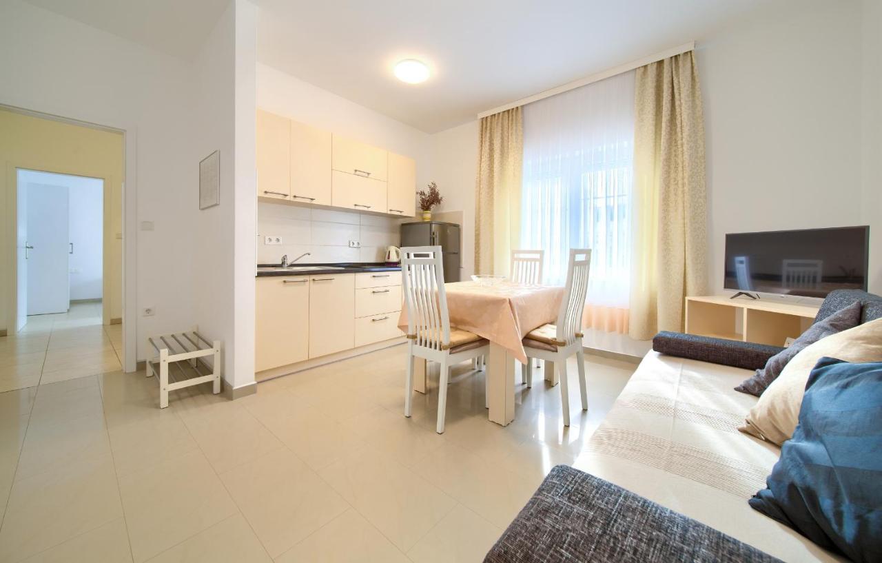 Apartmani Mara Matic Malinska Exterior photo